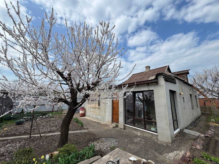 Продаємо ЦІКАВИЙ будинок на Ювілейній - фото 1