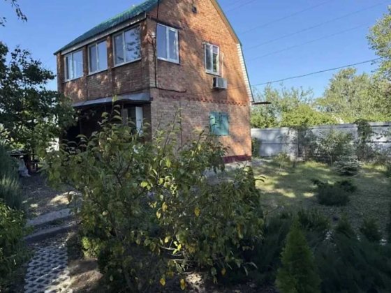 Продаж дачного будинку в кооперативі Блакитні озера Суми