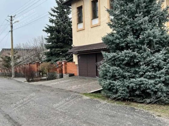 Якщо шукаєте "як у всіх" - це не ваш варіант! Полтава