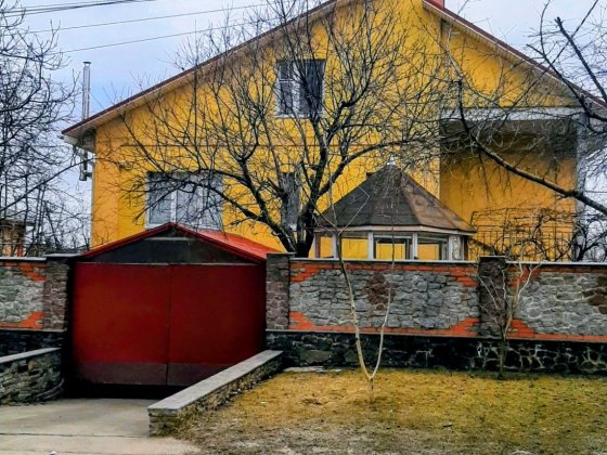 Продаж Будинок в центрі на Церковному полі асфальтований підїзд. Ірпінь