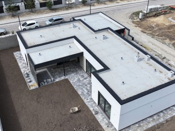 Продам  готовий будинок з усіма внутрішніми роботами Ровно