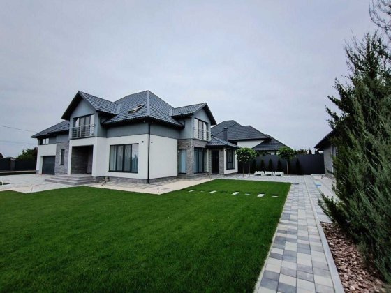 Сучасний будинок на Браїлках Полтава