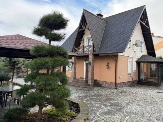 Будинок 10 хв біля району ЖК «На Щасливому», ТЦ «Happy Mall». Рівне