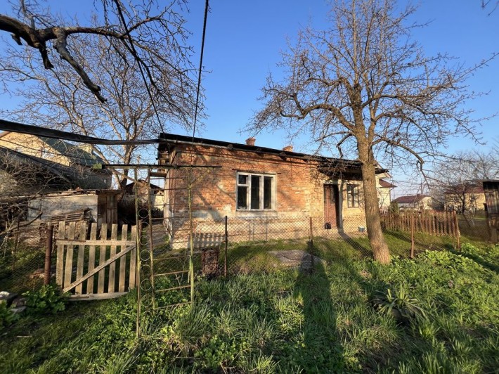 Продаж будинку з ділянкою в Кутківцях - фото 1