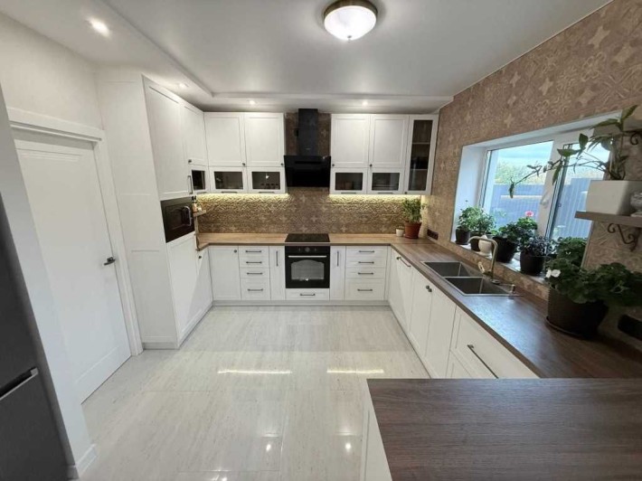 Продаж трикімнатного будинку з новим євроремонтом!!м-он Рибці!! - фото 1