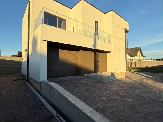 Ексклюзивний будинок у Грін Хілз | 160 м² + гараж Ровно