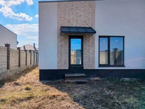 Котедж в районі Райського Саду Ровно