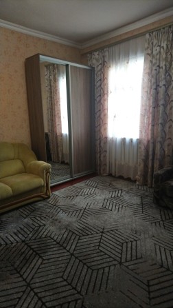 Здається частина будинку в центрі міста. - фото 1