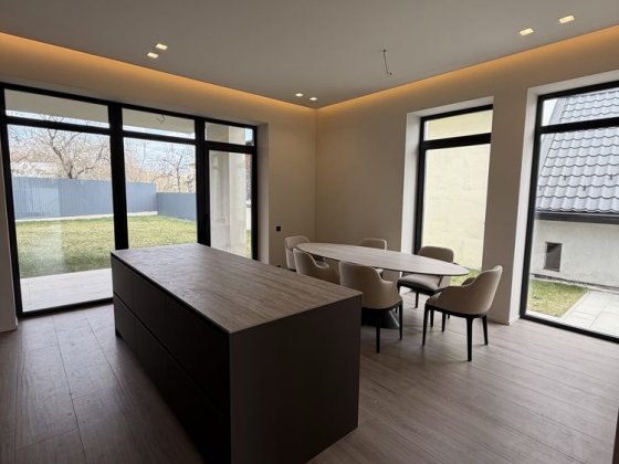 Продаж сучасного будинку біля центру Ужгорода Ужгород