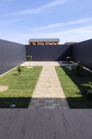 Продаєся танхаус з авторським ремонтом. - фото 1