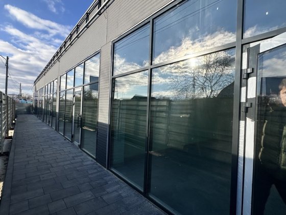 Новий торговий комплекс. Червона лінія з окремим входом Дніпро