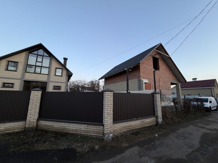 Продам землю с будинком та строй матеріалами. Швидкий продаж! - фото 1