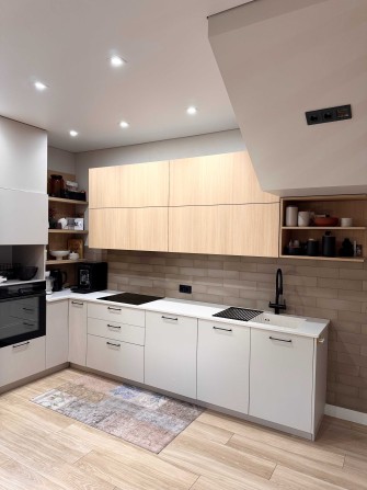 Продаж Сучасного Таун Хауса з ремонтом з міськіми комунікаціями - фото 1