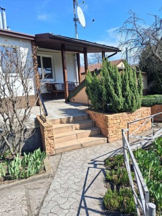 Продаж будинку, 12 соток, 2 окремих входи, тихий центр - фото 1