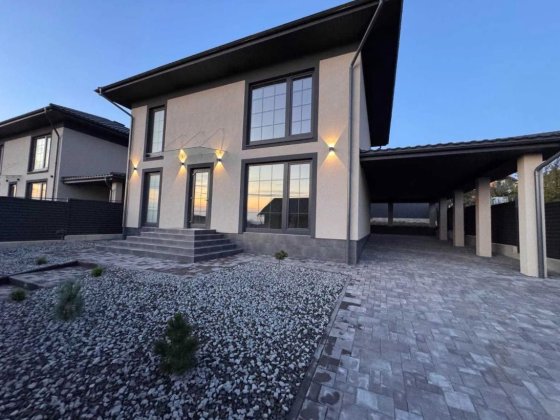 Продається два сучасних  будинки Чернівці