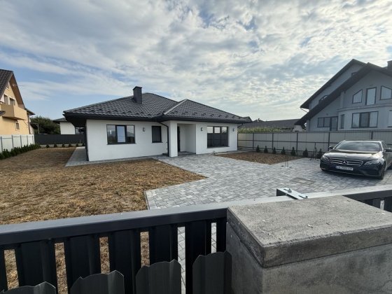 Продам будинок м. Чернівці 160 кв 3 комнати Чернівці