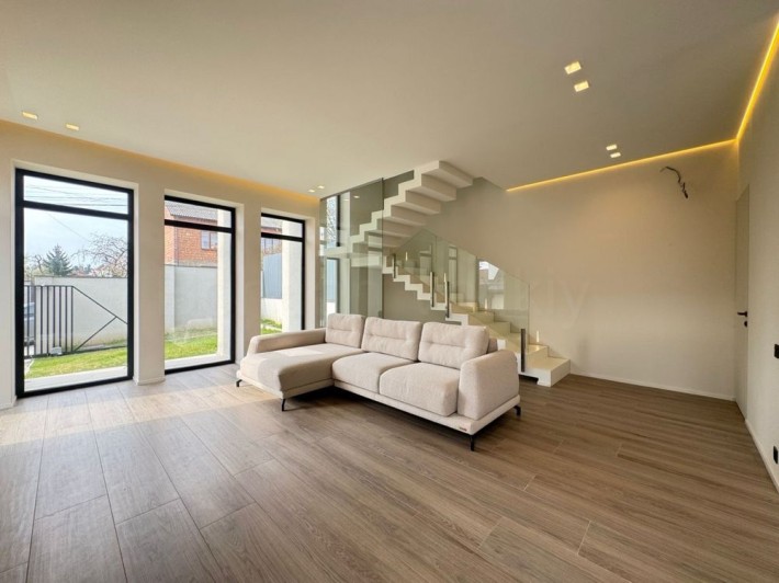 Без комісії/Продаж приватного будинку/168 м2/Авторський ремонт - фото 1