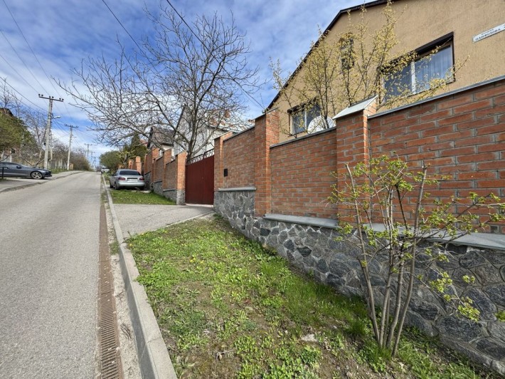 Продаж будинку в центрі міста!! Гараж!! Підвал!! - фото 1