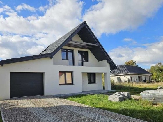 Двоповерховий будинок площею 140 м² Чернівці