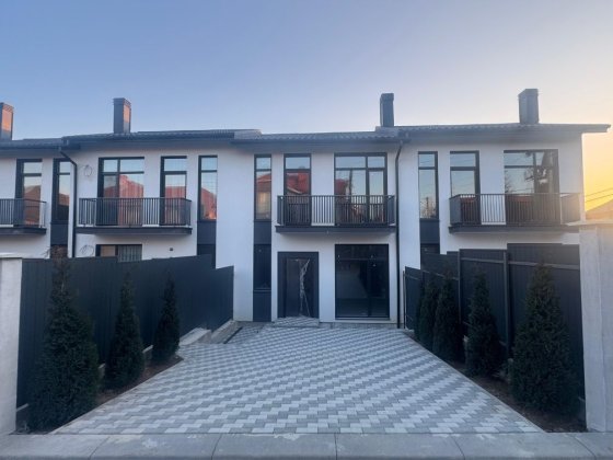 Ексклюзив ТОП- локація Нижня Червениця вул Маргітича котедж таунхаус Ужгород