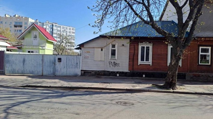 Продаж частини будинку в центрі міста! - фото 1