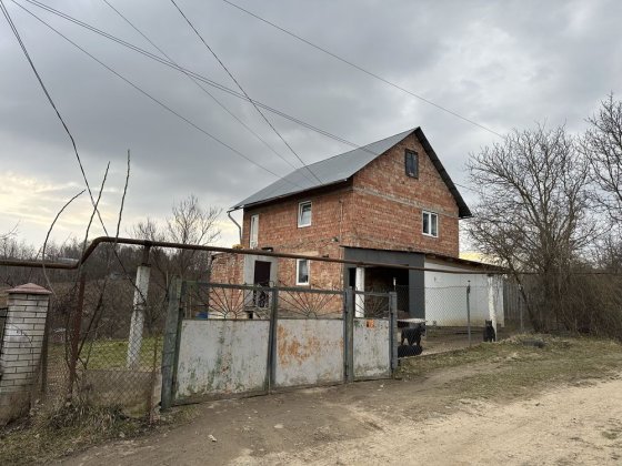 Продам Будинок р-н Роша Чернівці