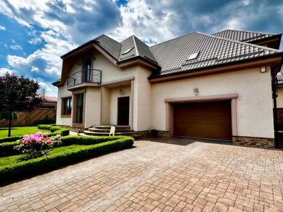 Продаж будинку в районі Беверлі Хілз Ровно