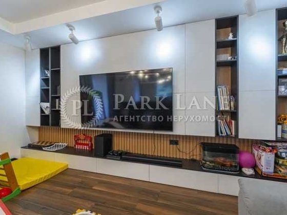 Продажа дома в центре Киева. Голосеевский район. 10 соток. 4 спальни Київ
