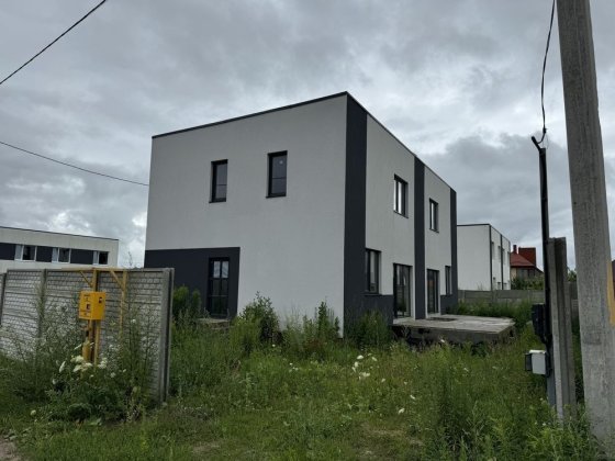 Продам 3-кімнатний котедж в районі Зоопарку Рівне