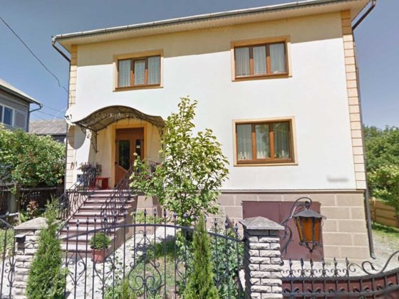 Будинок по вул. Подільській (Роша, р-н вул. Горіховської) Чернівці