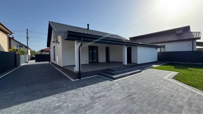 Продається сучасний будинок в Ужгороді - фото 1