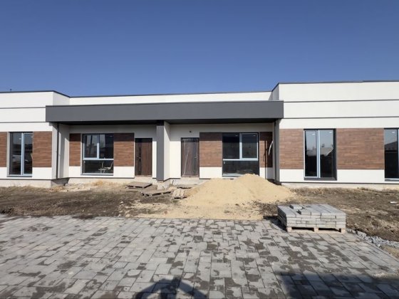 Продається новозбудований котедж(Дуплекс), в розбудованому районі Ровно