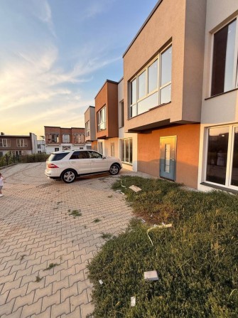 Таунхаус 120 м², 3 кімнати, 2 санвузли, місце під авто, Спортивна - фото 1