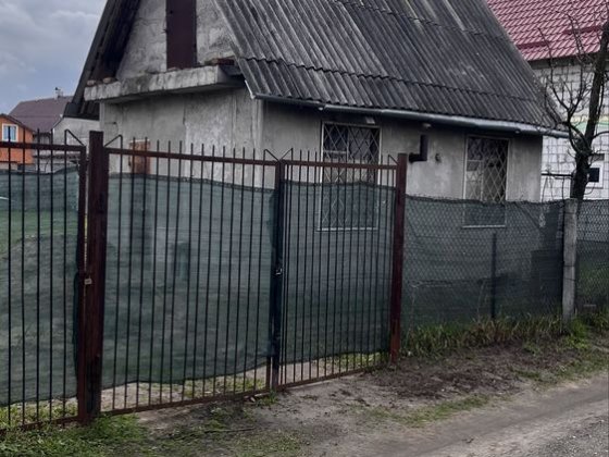 Продам Будинок підзнос,  три км до метро,  Осокорки, все приватизовано