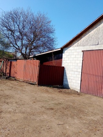 Сдам гараж, станет два микроавтобуса - фото 1