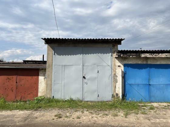 Здам в оренду або продам гараж на високий бус з прицепом Сарни