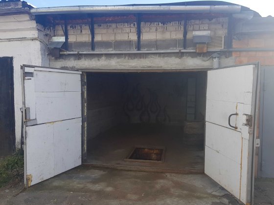 ГК "Металлург" фундаментальный гараж с погребом Бровары