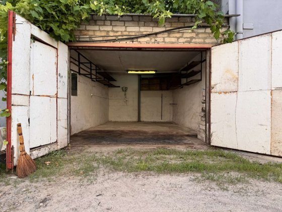 Центр, гараж АК Гвардія, вул Б. Вишнивецького - Одеська Черкаси