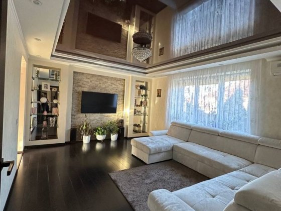 Продаж будинку. Всі комунікації.Центр 10 хв Ужгород