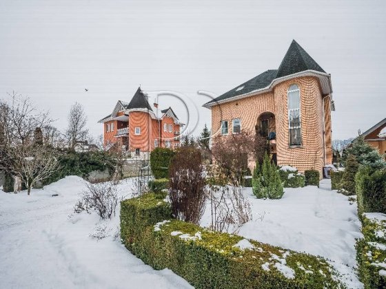 Продаж повністю автономного будинку 230 кв.м. біля метро Славутич Київ