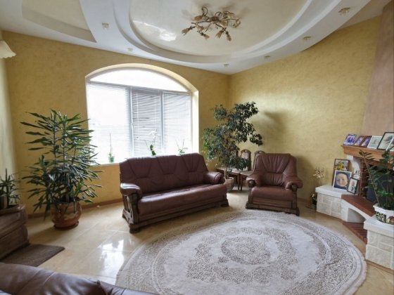 Продаж будинок передмістя Чернівці