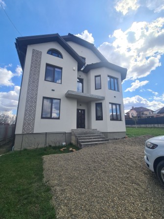 Продаж Двоповерховий будинок преміум-класу з ділянкою 20 соток - фото 1