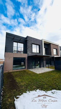 Сучасний таунхаус з гарним плануванням - фото 1