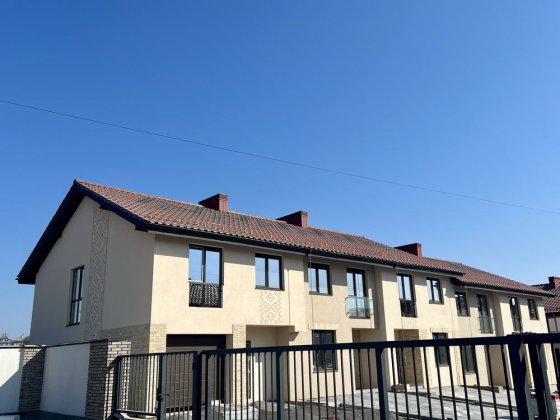 Без комісії!!! Продам котедж в дуже хорошій локації Ровно
