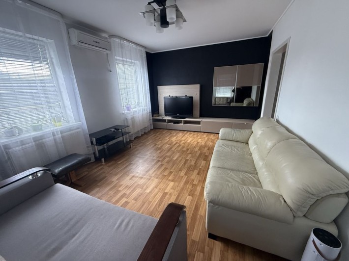 1/2 будинку  та врємянка на території для великої родини - фото 1