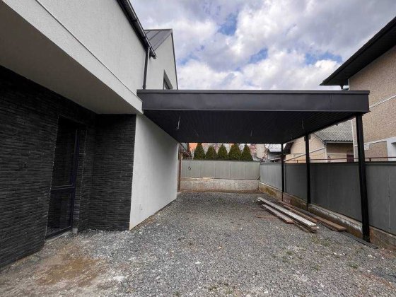 Сучасний просторий будинок! Черновцы