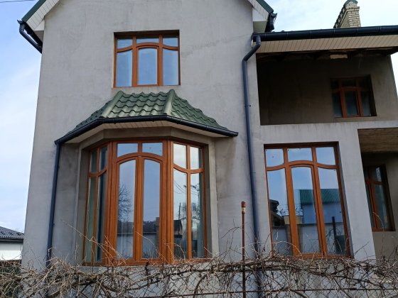 Маєток з панорамним видом на місто: 275 м² якості та простору Чернівці