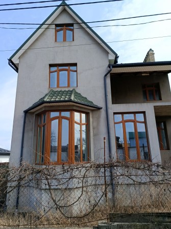 Маєток з панорамним видом на місто: 275 м² якості та простору - фото 1