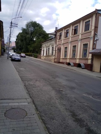 Продаж двоповерхового будинку в центрі міста - фото 1