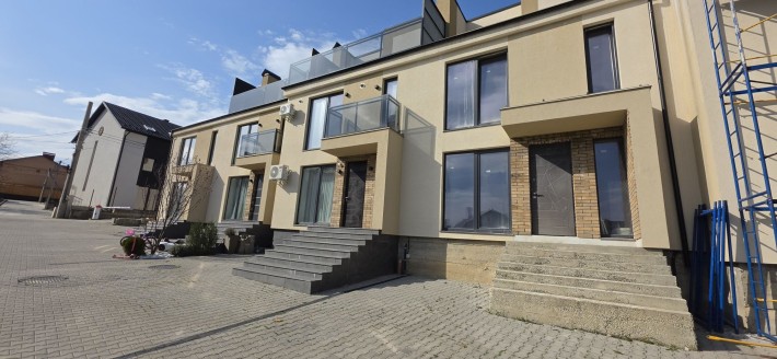 Таунхаус в елітному районі - фото 1